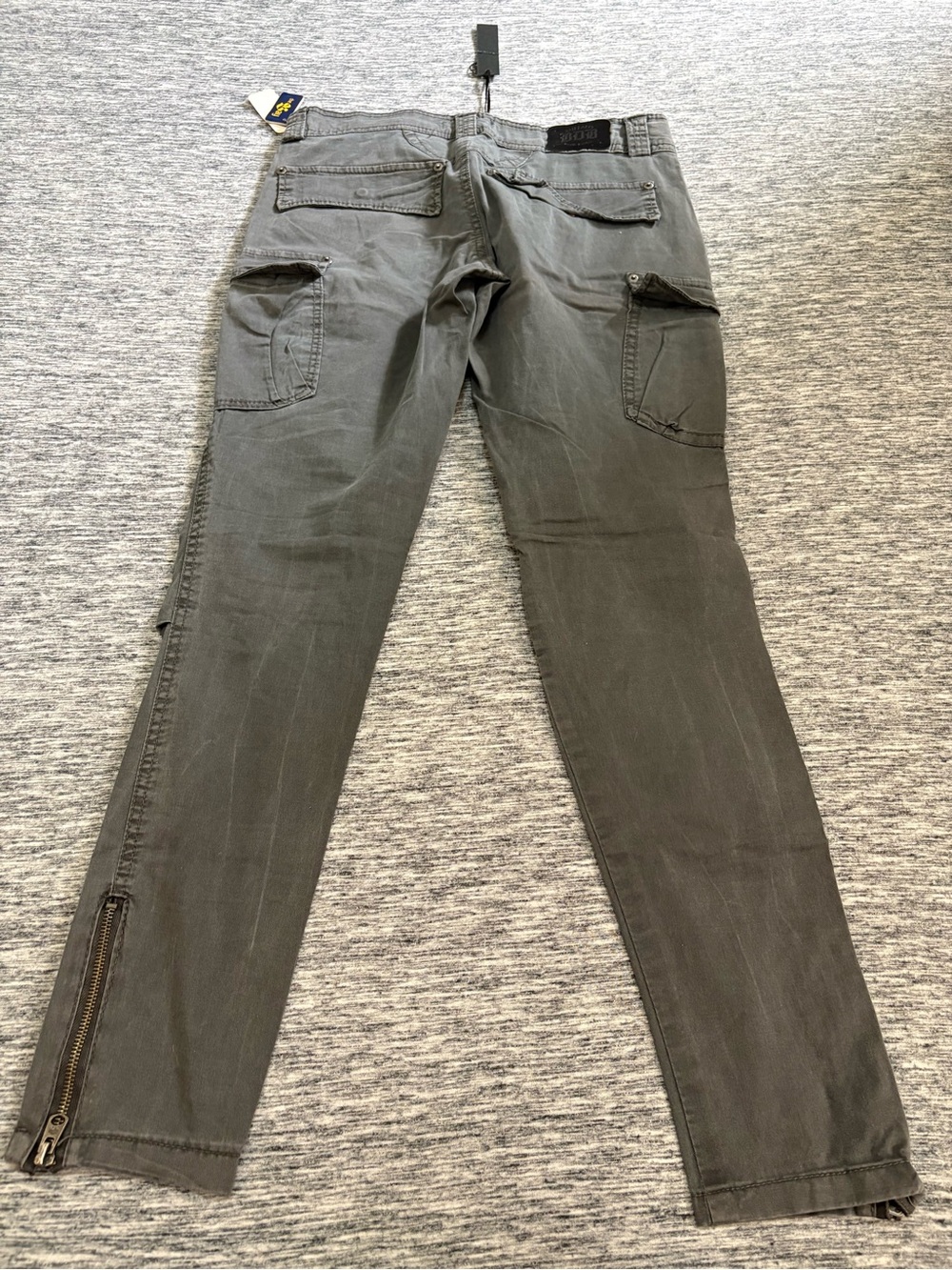 NWT - Buffalo David Bitton Ladies Grey Cargo Pants Skinny Leg Size 27 - Picture 5 of 7